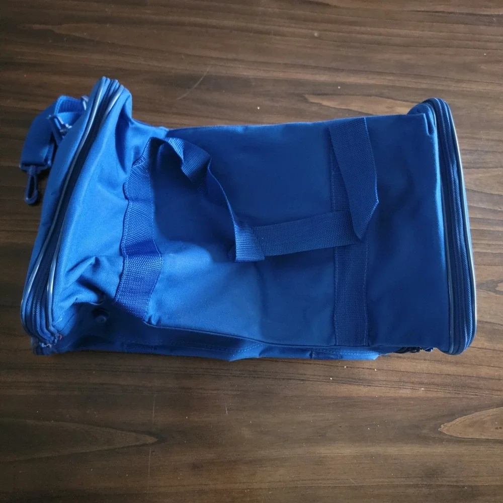 Vintage Brand New Unisex Rare  80's Merit Logo Blue Duffle/Travel Bag Tobacciana